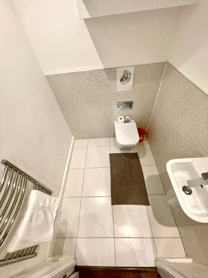 London Stratford Luxury House, 5 Minutes Walk Station, Westfield, 3 Bedrooms 3 Bathrooms, Reception, Garden, Parking Exteriér fotografie