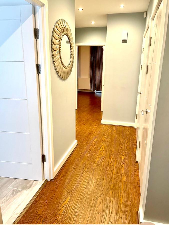 London Stratford Luxury House, 5 Minutes Walk Station, Westfield, 3 Bedrooms 3 Bathrooms, Reception, Garden, Parking Exteriér fotografie