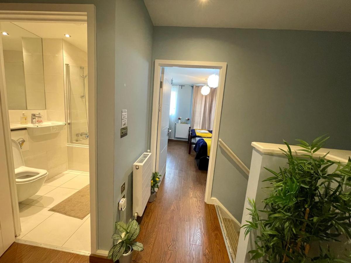 London Stratford Luxury House, 5 Minutes Walk Station, Westfield, 3 Bedrooms 3 Bathrooms, Reception, Garden, Parking Exteriér fotografie
