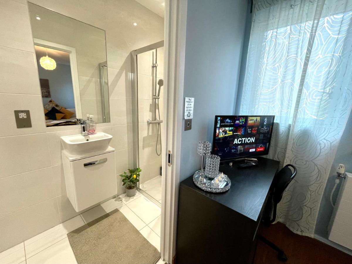 London Stratford Luxury House, 5 Minutes Walk Station, Westfield, 3 Bedrooms 3 Bathrooms, Reception, Garden, Parking Exteriér fotografie