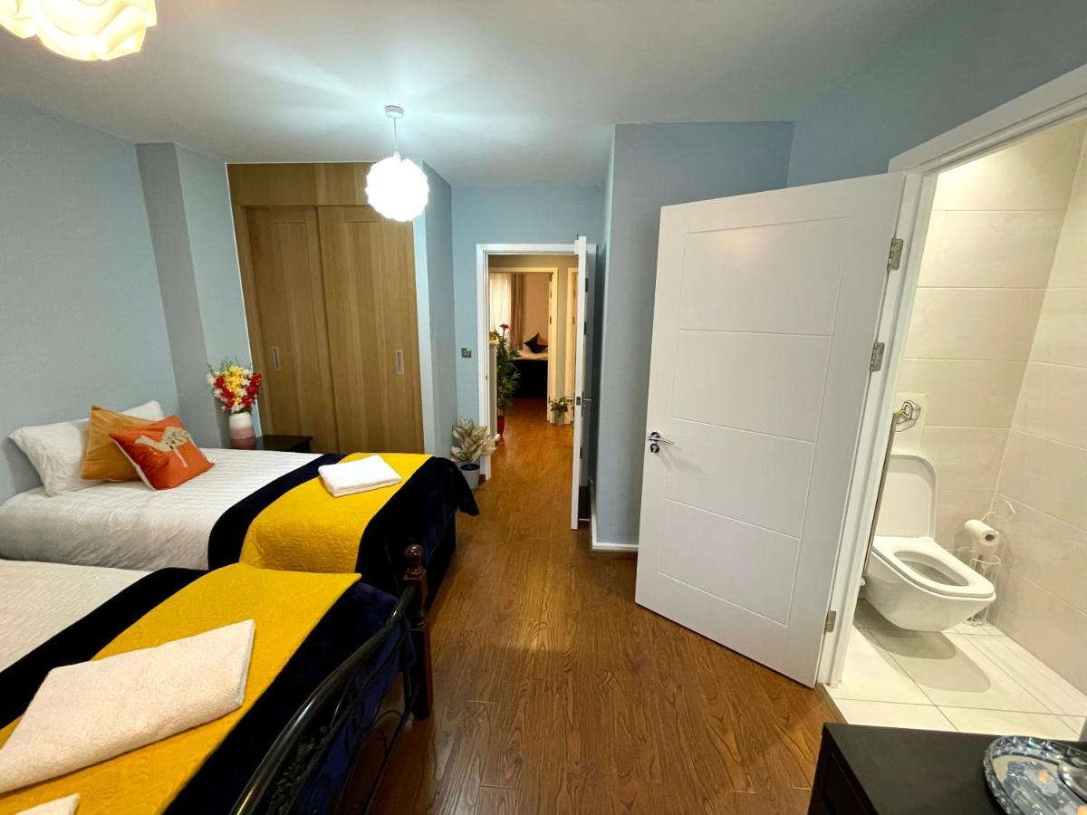 London Stratford Luxury House, 5 Minutes Walk Station, Westfield, 3 Bedrooms 3 Bathrooms, Reception, Garden, Parking Exteriér fotografie