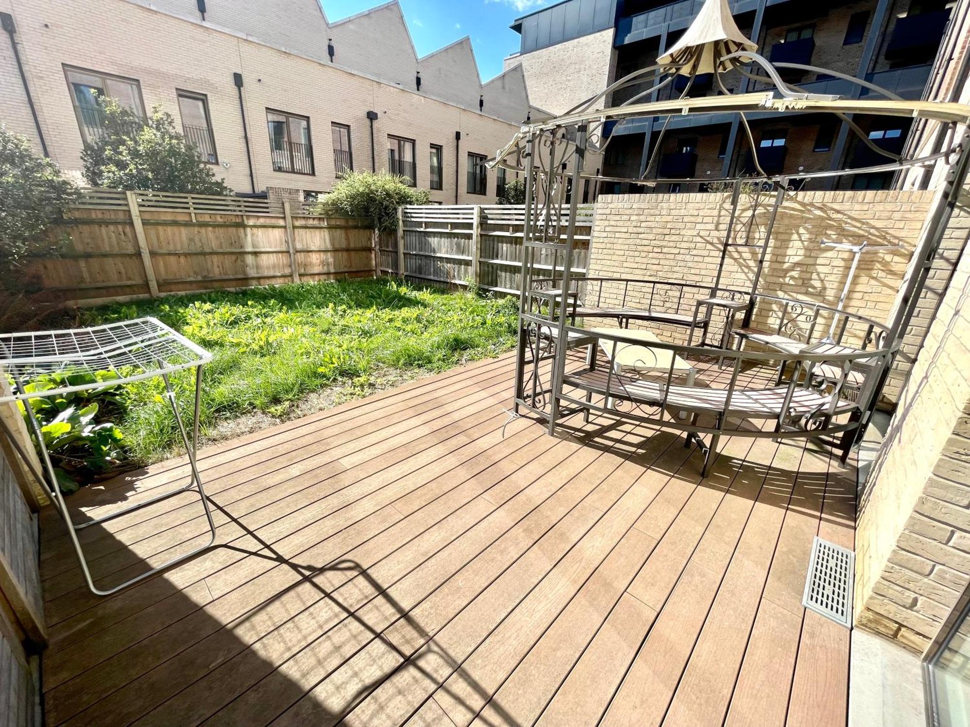 London Stratford Luxury House, 5 Minutes Walk Station, Westfield, 3 Bedrooms 3 Bathrooms, Reception, Garden, Parking Exteriér fotografie